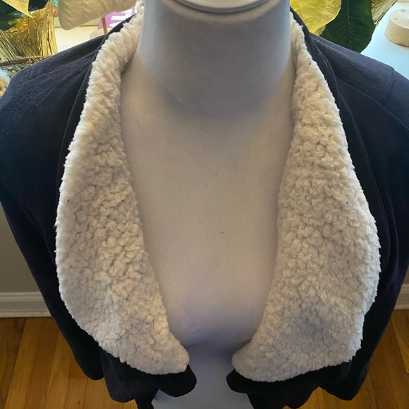 Black Faux Suede Jacket with Sherpa Collar ❤️🖤❤️🖤 - Picture 4 of 11